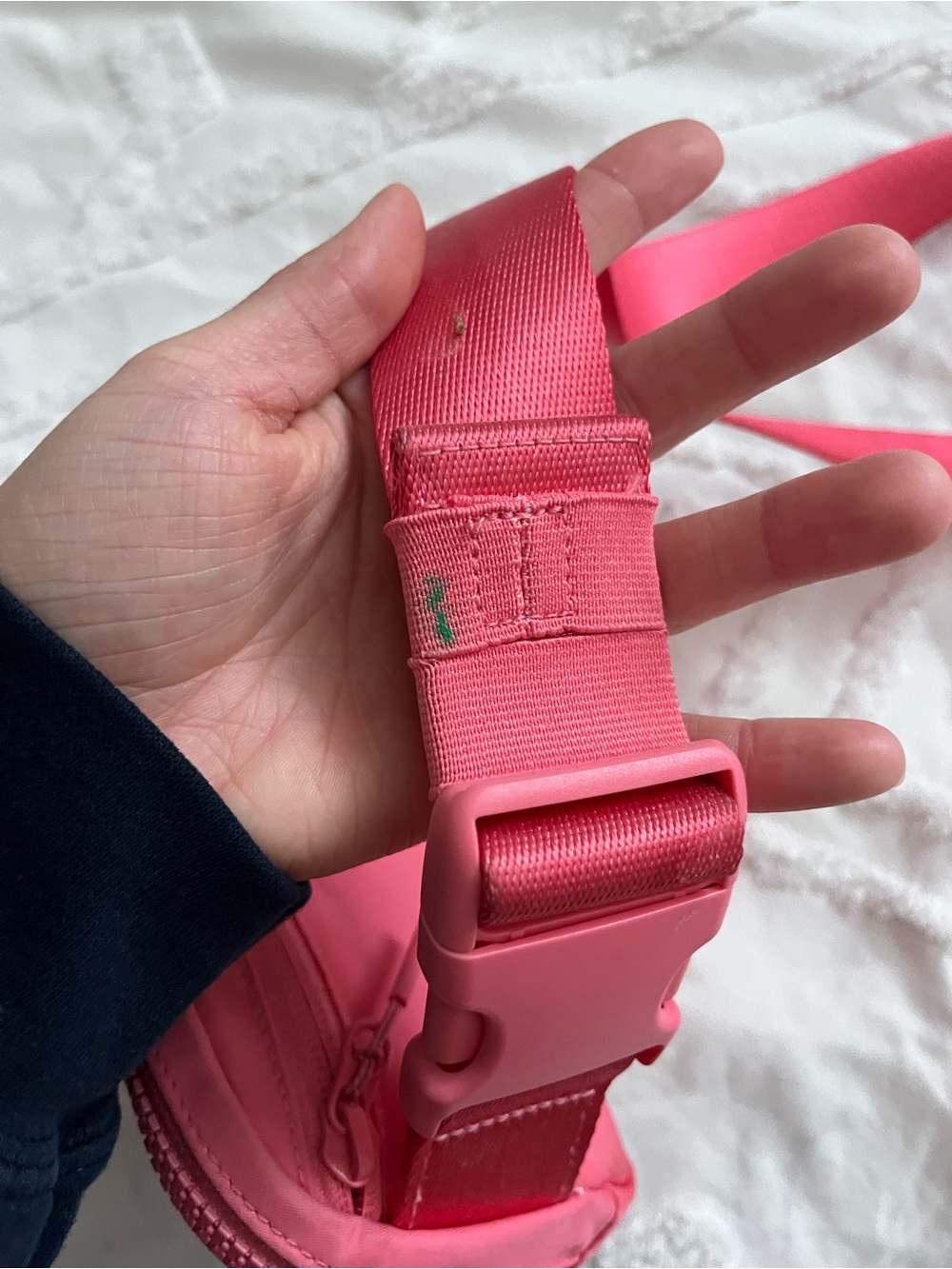 Lululemon Everywhere Belt Bag W/ Long Strap in Pink - Picture 4 of 6